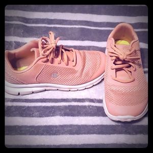 Champion light weight tennis shoes